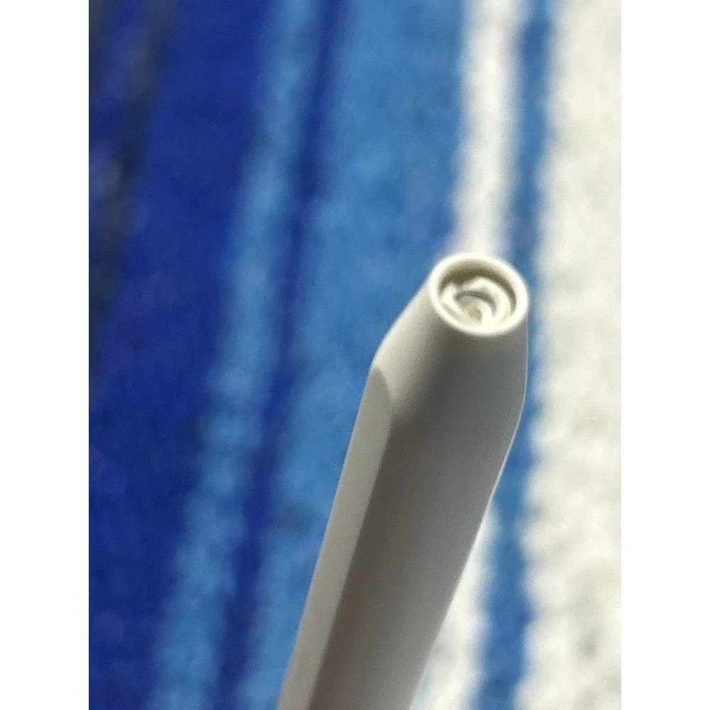 Apple Pencil (USB-C) - White for parts Tip is broken